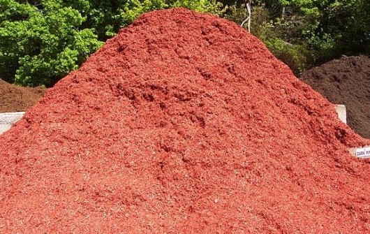 dyed mulch