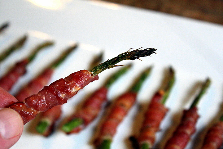 Cocktail Appetizer: Bacon-Wrapped Asparagus