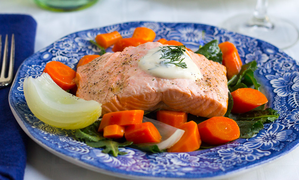 Easy Elegance: Poached Salmon and Veggies