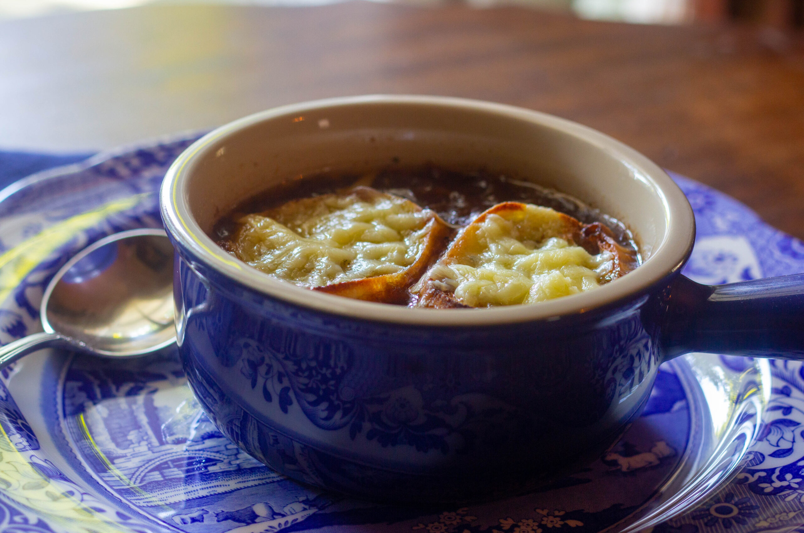 Cheddar and Beer Onion Soup – Kevin Lee Jacobs